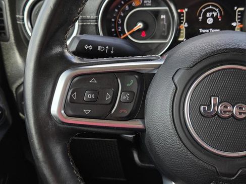 Used 2019 Jeep Wrangler Unlimited Sahara image 11