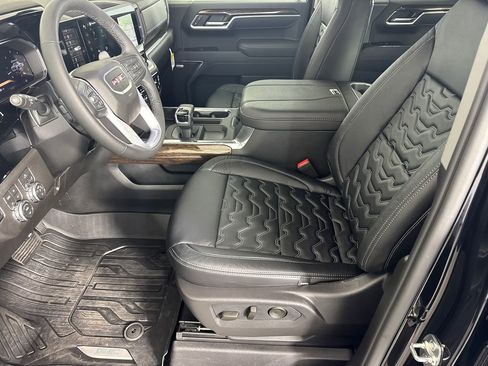New 2026 GMC Sierra 1500 Elevation image 9
