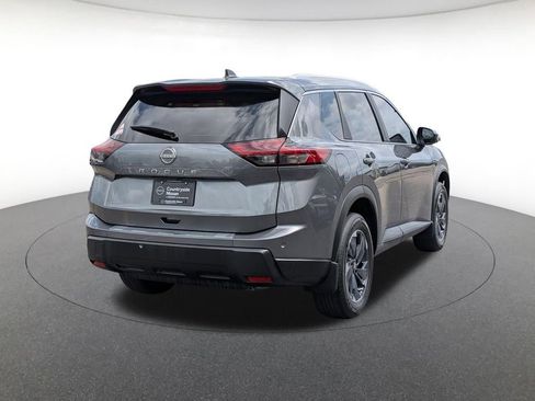 Used 2025 Nissan Rogue SV w/ SV Premium Package FWD image 5