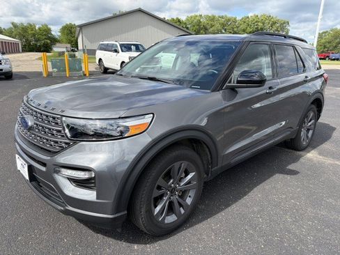 Used 2023 Ford Explorer XLT w/ Equipment Group 202A AWD/4WD image 1