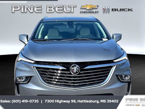 Used 2024 Buick Enclave Essence FWD image 3