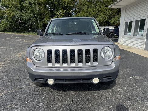 Used 2015 Jeep Patriot Sport w/ Tire & Wheel Group AWD/4WD image 9