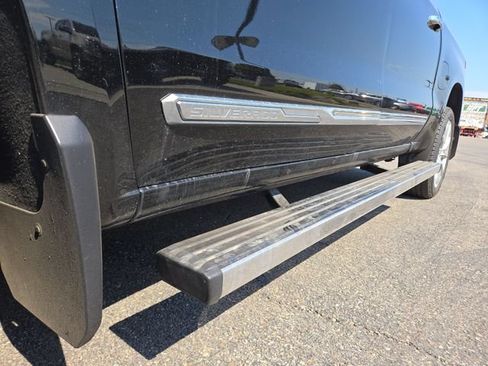 Used 2023 Chevrolet Silverado 1500 High Country w/ High Country Premium Package AWD/4WD image 9