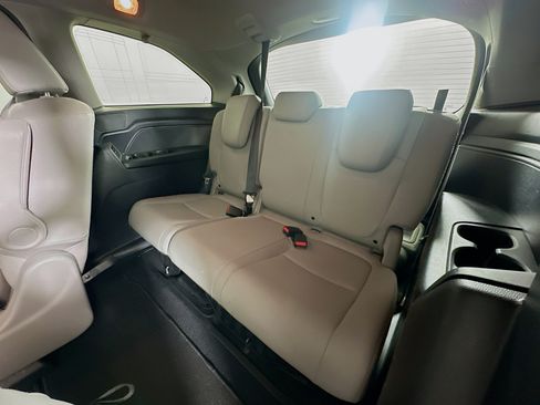 Used 2019 Honda Odyssey EX-L image 32