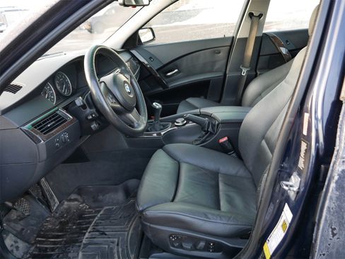 Used 2007 BMW 530xi Sedan image 12