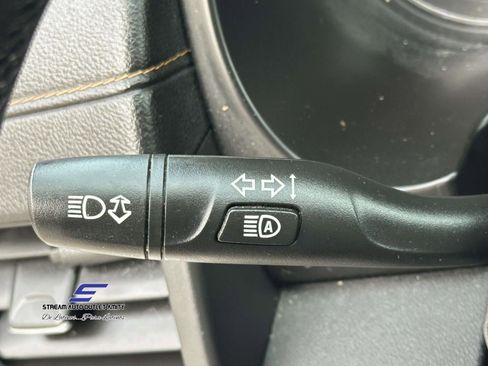 Used 2021 GMC Terrain SLT image 27