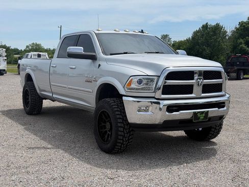 Used 2018 RAM 3500 Laramie w/ Snow Chief Group AWD/4WD image 3