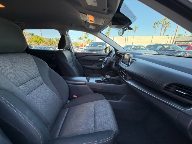 Used 2024 Nissan Rogue SV FWD image 38
