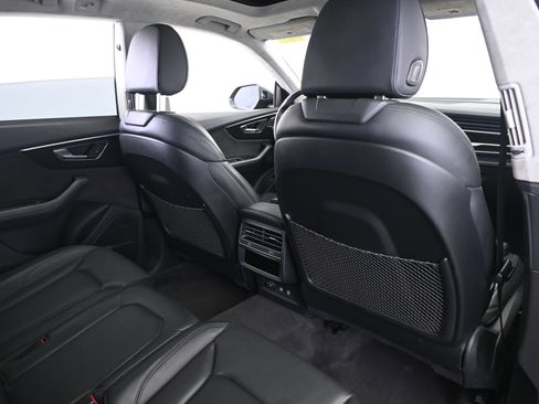 Used 2020 Audi Q8 Prestige w/ Prestige Package image 17