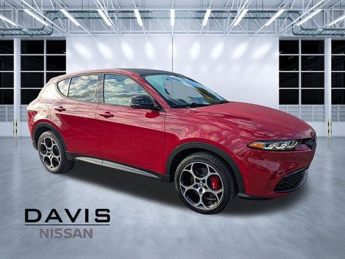 Used 2024 Alfa Romeo Tonale Veloce w/ Active Assist Package AWD/4WD image 1