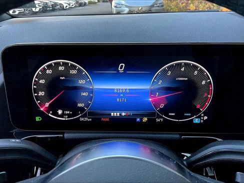 Used 2025 Mercedes-Benz GLA 250 4MATIC image 22