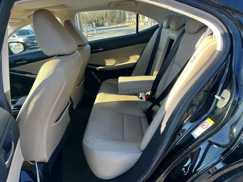 Used 2017 Lexus IS 200t image 9