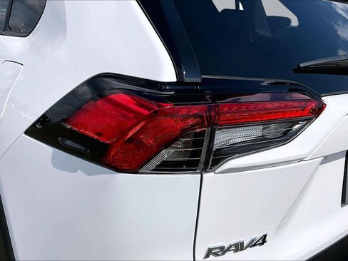 Used 2024 Toyota RAV4 XLE AWD/4WD image 28