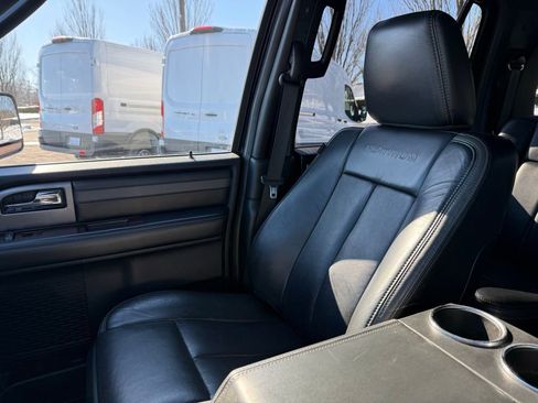 Used 2017 Ford Expedition EL Platinum image 26