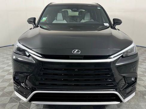 New 2026 Lexus TX 500h AWD image 10