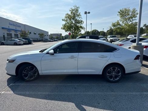 Used 2024 Honda Accord EX image 3