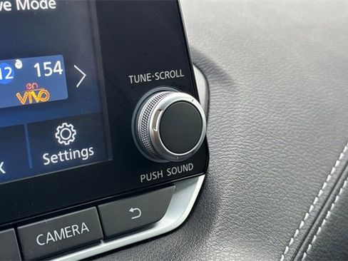 Used 2025 Nissan Sentra SV image 31