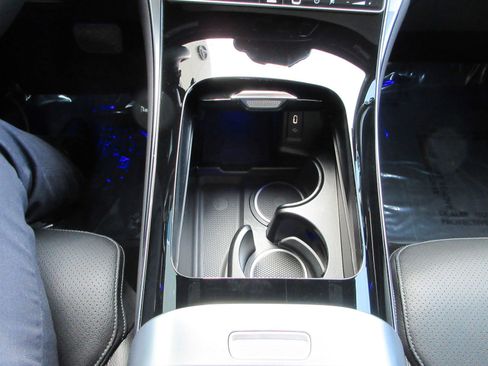 Used 2023 Mercedes-Benz GLC 300 4MATIC image 46