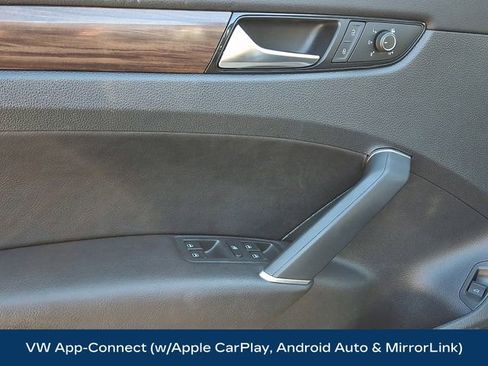 Used 2020 Volkswagen Passat 2.0T SEL image 15