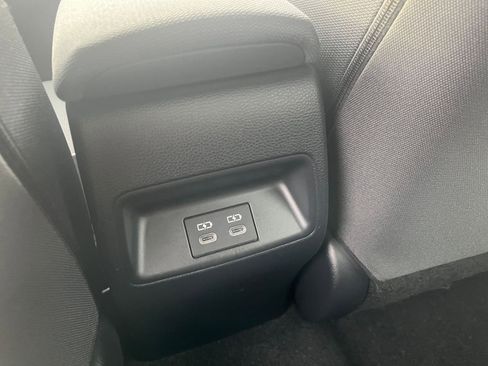 Used 2025 Toyota Corolla LE image 23