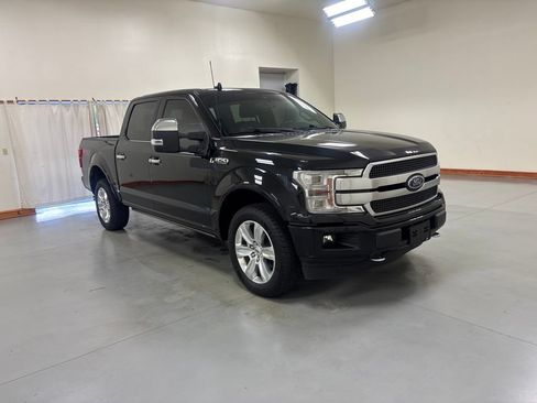Used 2018 Ford F150 Platinum w/ Equipment Group 701A Luxury AWD/4WD image 2