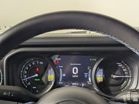 Used 2024 Jeep Wrangler Unlimited Rubicon 4xe AWD/4WD image 19