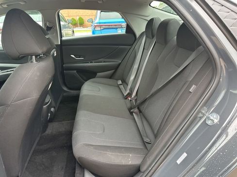 Used 2024 Hyundai Elantra SE FWD image 11
