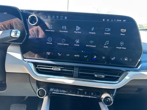 Certified 2025 Chevrolet Equinox EV LT image 19