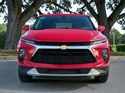 Used 2024 Chevrolet Blazer LT w/ Convenience Package FWD image 3