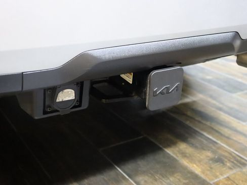 Used 2024 Kia Telluride EX w/ EX Captain's Chair Package FWD image 19