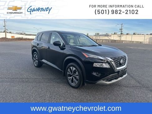 Used 2023 Nissan Rogue SV image 3