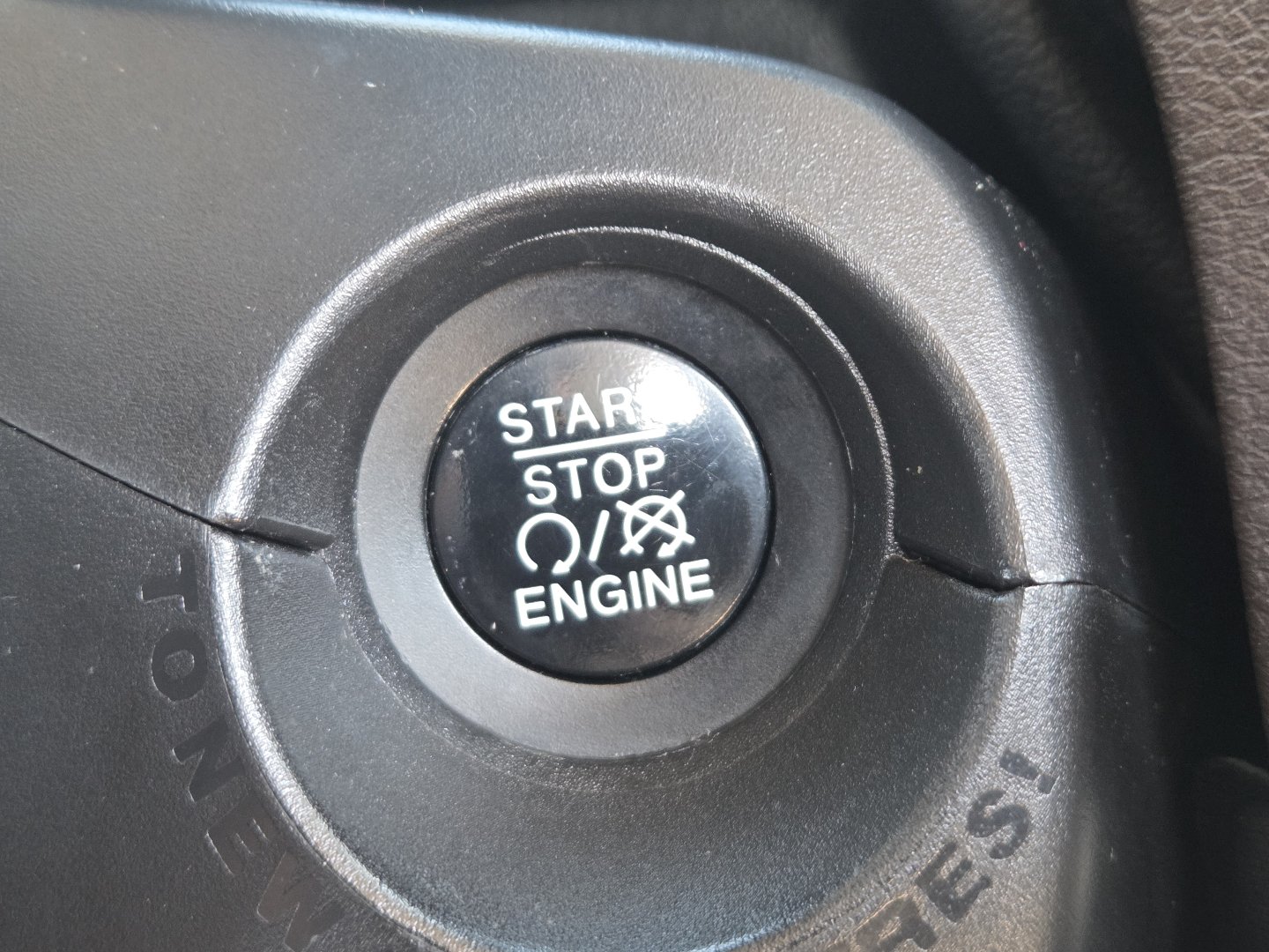 Used 2017 Jeep Renegade Latitude FWD image 31