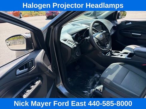 Used 2017 Ford Escape SE w/ Equipment Group 201A FWD image 27