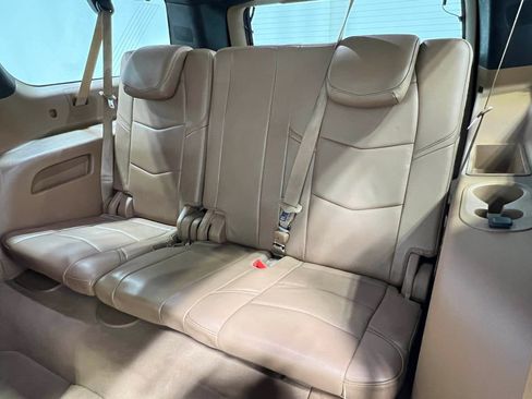 Used 2017 Cadillac Escalade ESV Platinum image 36