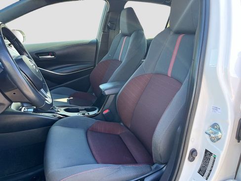 Used 2024 Toyota Corolla SE w/ SE Premium Package FWD image 19