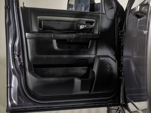 Used 2018 RAM 2500 Big Horn w/ Sport Appearance Group AWD/4WD image 33