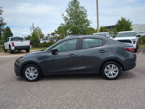 Certified 2019 Toyota Yaris L FWD image 3