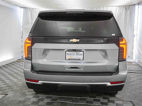New 2026 Chevrolet Suburban LS image 7