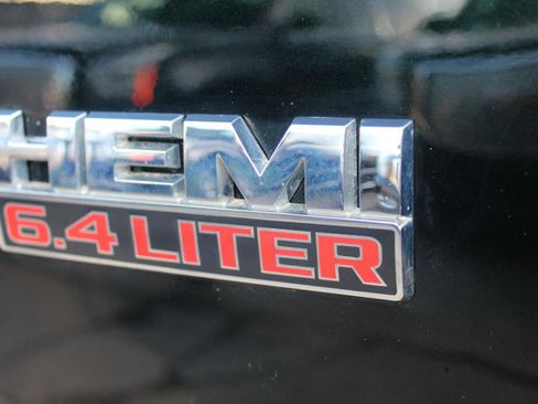 Used 2017 RAM 2500 Tradesman w/ Chrome Appearance Group image 3