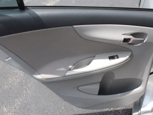 Used 2012 Toyota Corolla LE FWD image 20