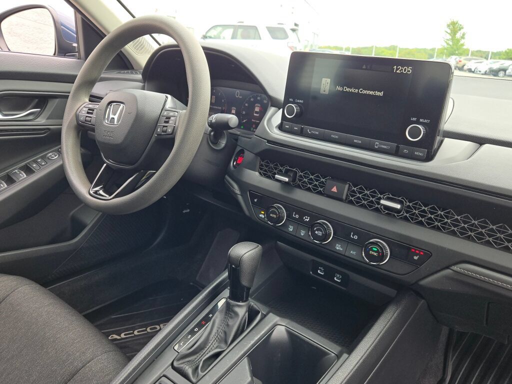 Used 2023 Honda Accord EX image 8