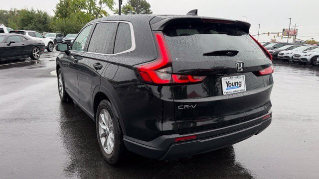 Used 2023 Honda CR-V EX image 3