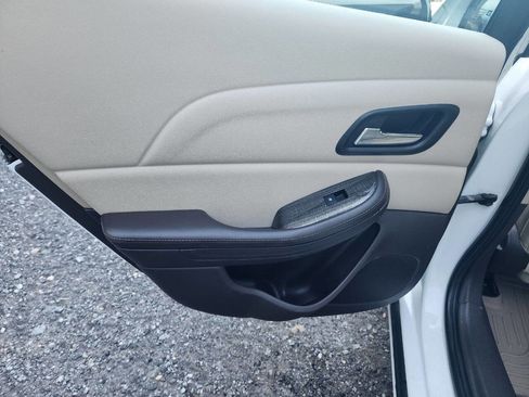 Used 2014 Chevrolet Malibu LT image 12