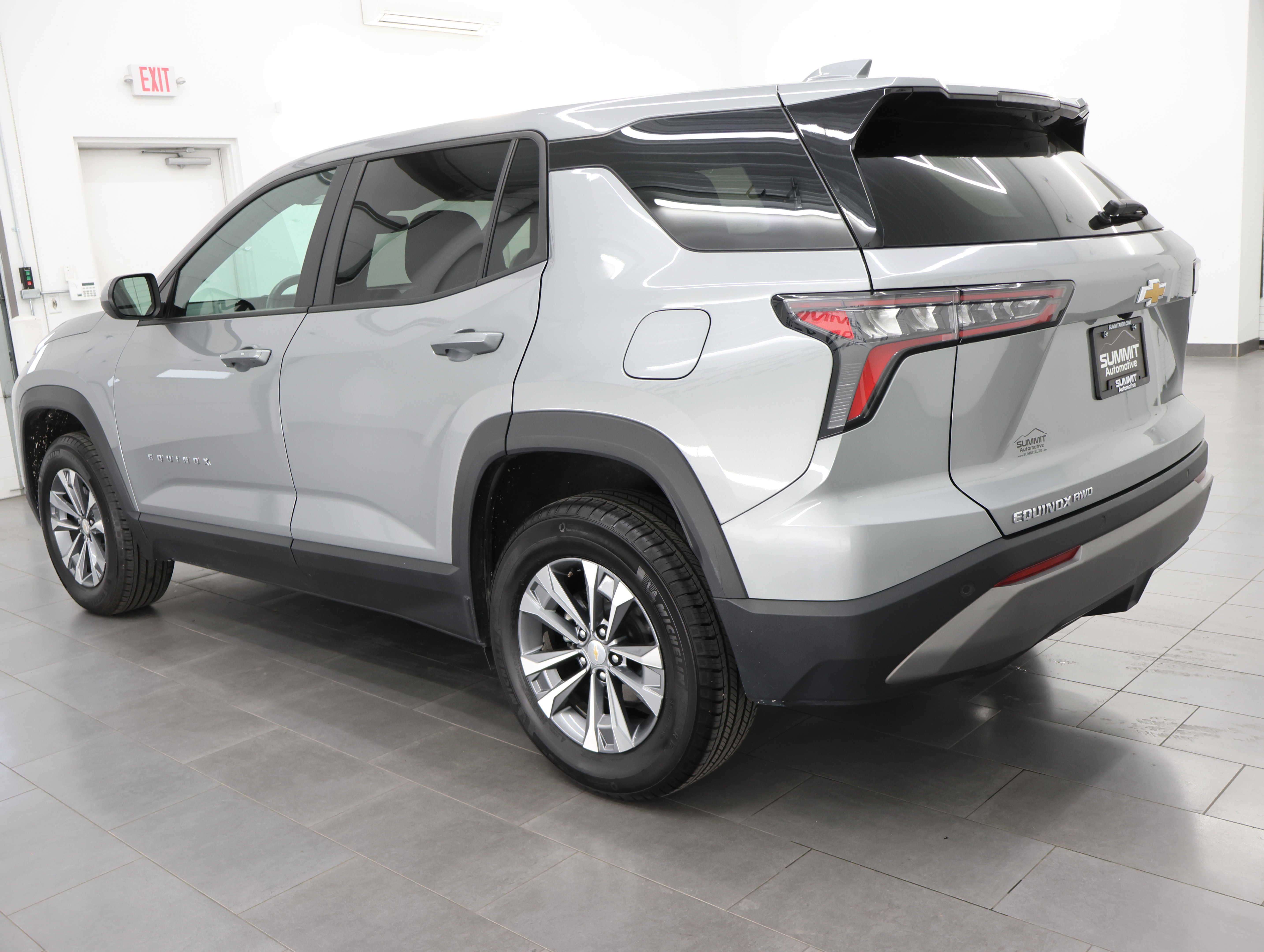 Used 2026 Chevrolet Equinox LT AWD/4WD image 6