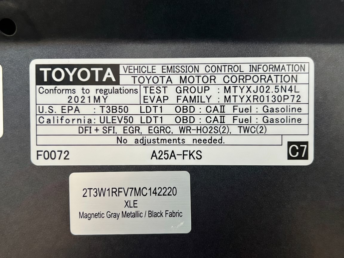 Used 2021 Toyota RAV4 XLE w/ Carpet Mat Package (TMS) FWD image 21