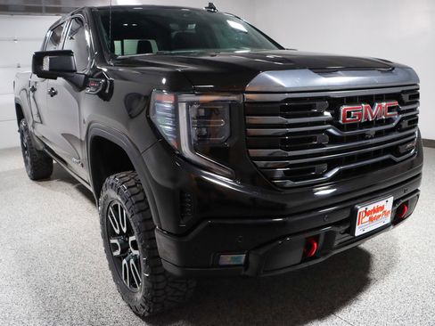 Used 2023 GMC Sierra 1500 AT4 w/ Technology Package image 5