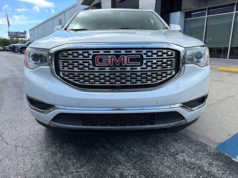 Used 2019 GMC Acadia Denali w/ Technology Package FWD image 2