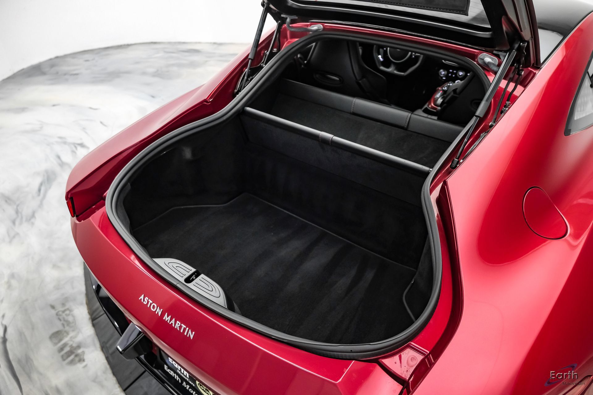 Used 2019 Aston Martin V8 Vantage Coupe RWD image 98