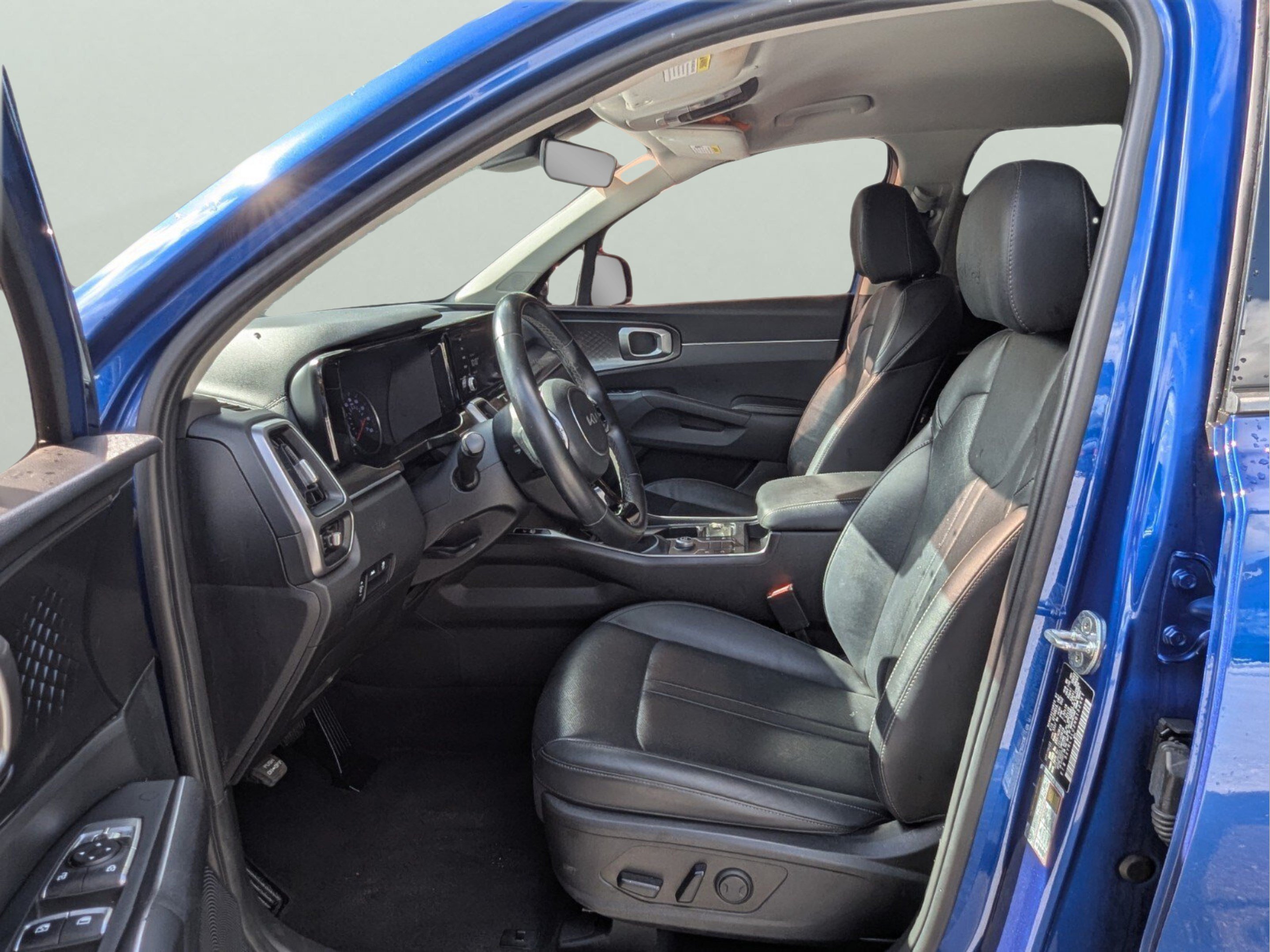 Used 2022 Kia Sorento S FWD image 9