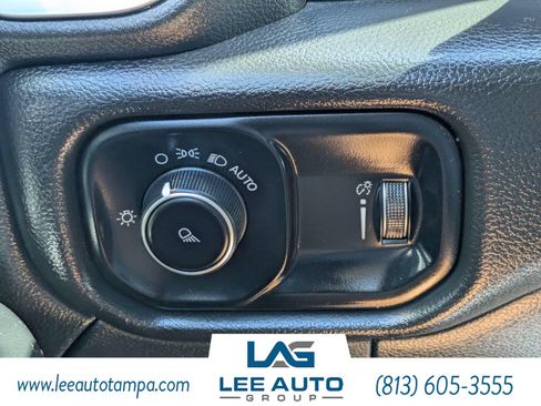 Used 2022 RAM 3500 Big Horn AWD/4WD image 21